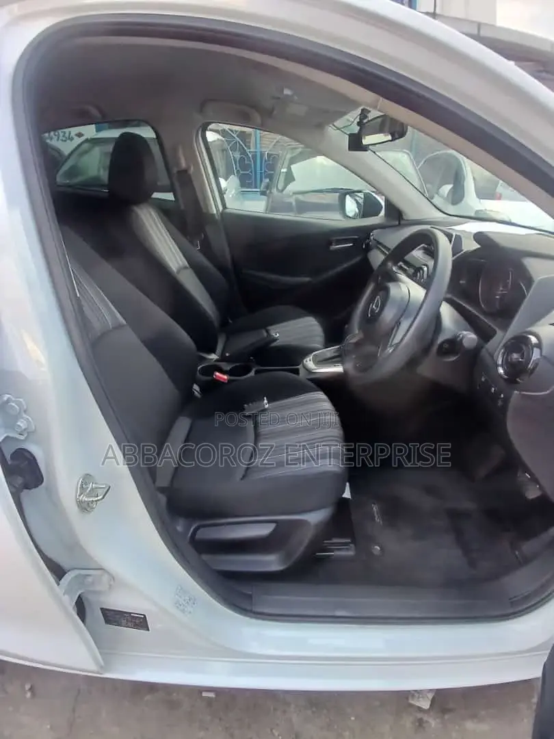 Mazda Demio 2016 Ivory