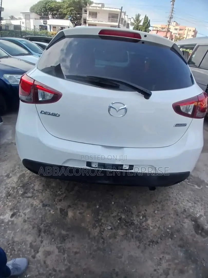 Mazda Demio 2016 Ivory