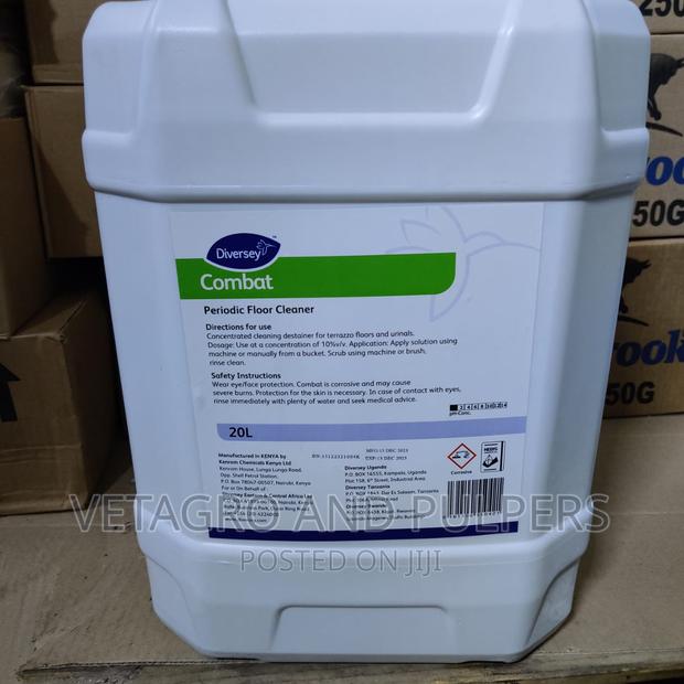 Combat Periodic Floor Cleaner - main view