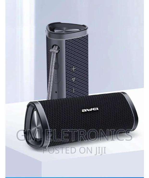 Awei Y331 Portable Waterproof Outdoor Wireless Speaker.