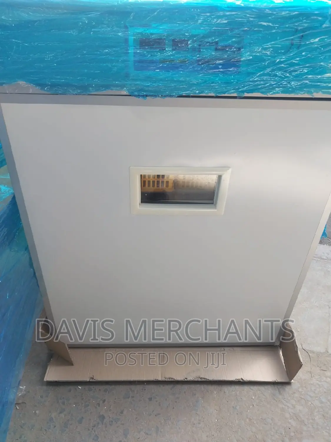 1056 Egg Incubator