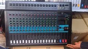Powered Mixer Martin Audio 16 Channel's