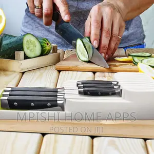 Compact Knifes Organizer