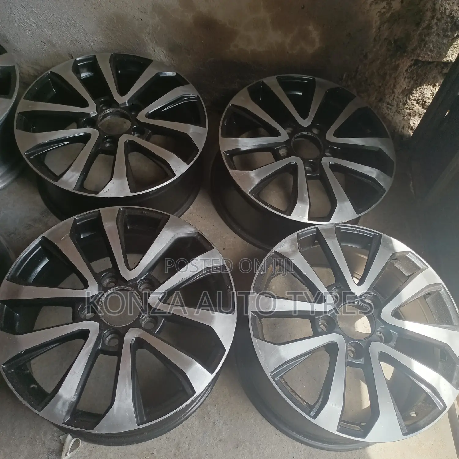 Toyota Land Cruiser V8 Rims Size 20