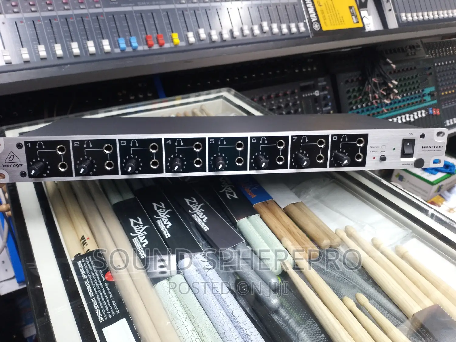 Behringer HPA1600 8 Channel Headphones Amplifier