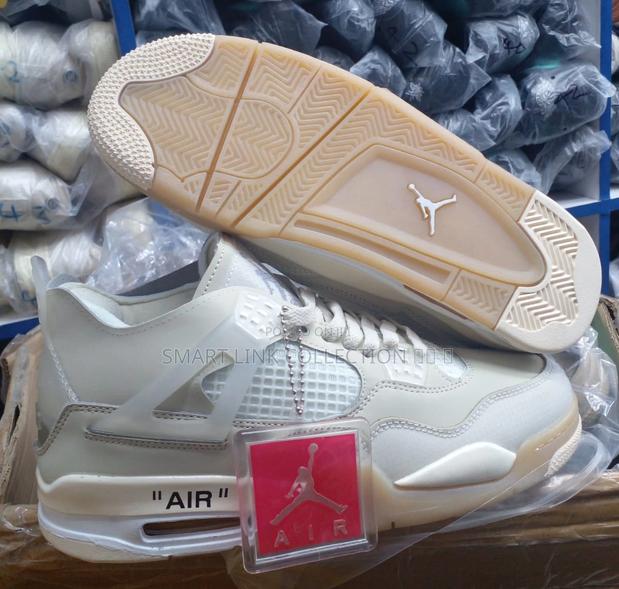 Air Jordan 4 Beige