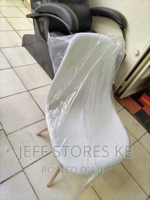 White Manicure Portable Seat - thumbnail 2