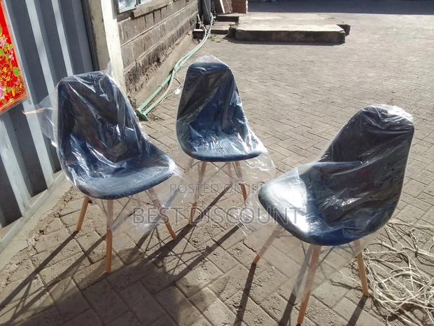 Aemes Chair - main view