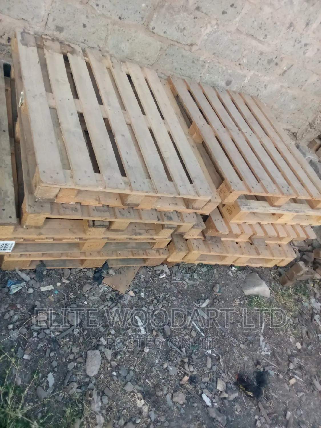 Strong Storage and Cargo Shipping Wooden Pallets