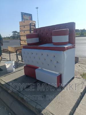 Pedicure Seat 3 Seater, Maroon and White. - thumbnail 2