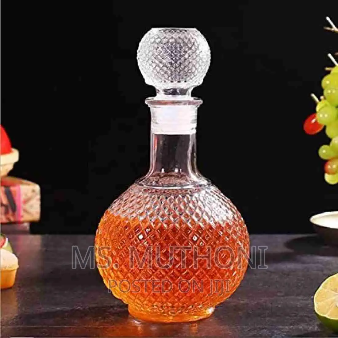 *Crystal Glass Round Decanter Capacity 1 LTR