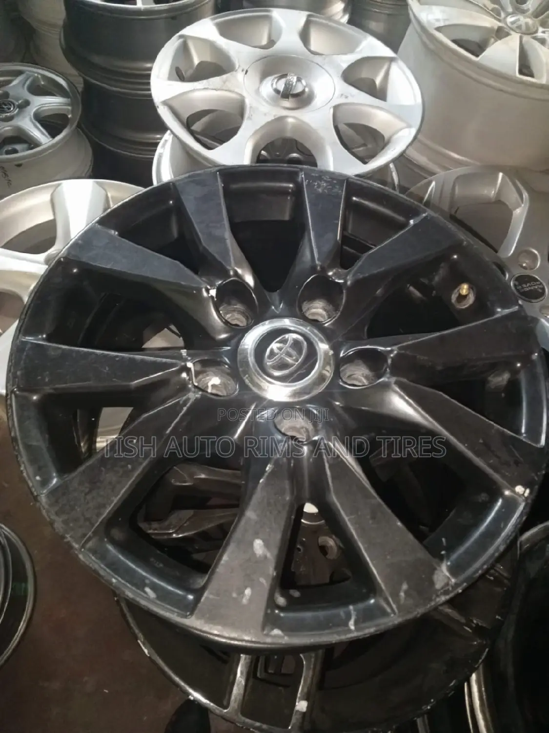 Black Original 18 Inch Landcruser LC 200(V8) Set