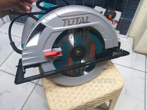 Total 2200 Watts Professional Circular Saw