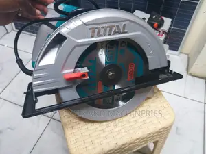 Total 2200 Watts Professional Circular Saw