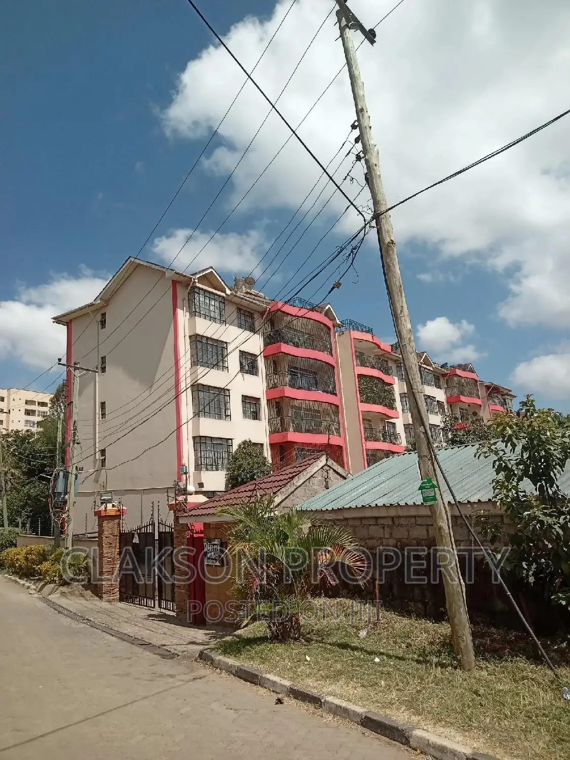 1bdrm Bedsitter in Riara Road, Kilimani for rent