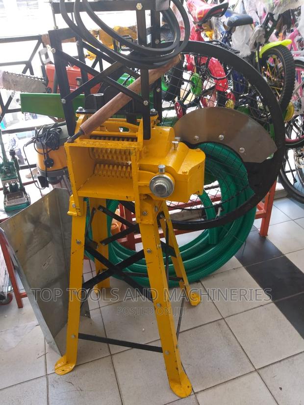 Affordable Wasp 2 Blade Chaff Cutter - thumbnail 2