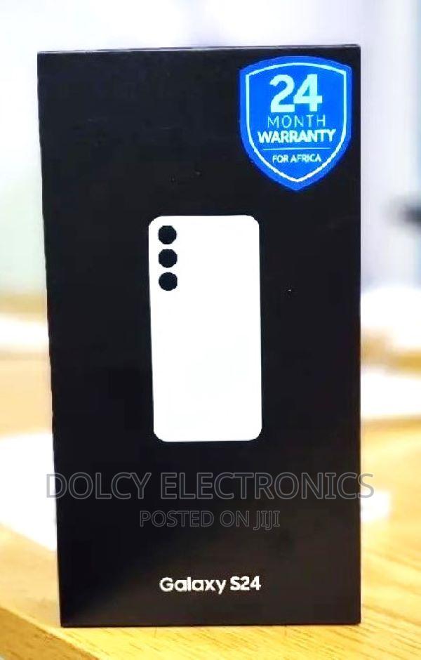New Samsung Galaxy S24 256 GB White - main view