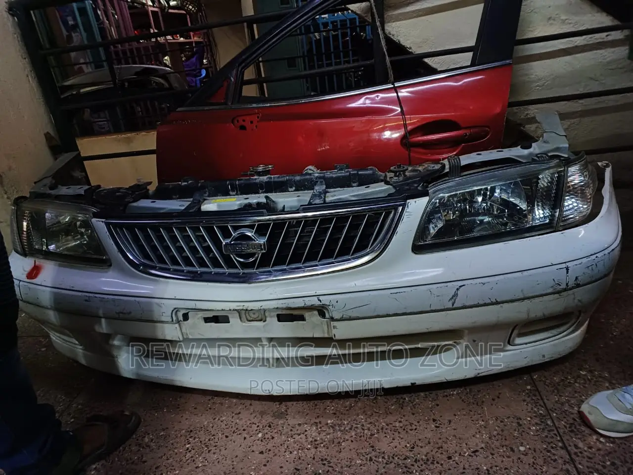 Nissan B15 Nosecut.
