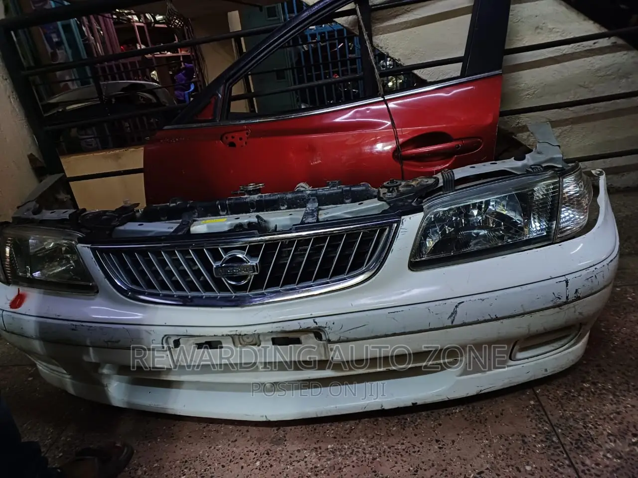 Nissan B15 Nosecut.