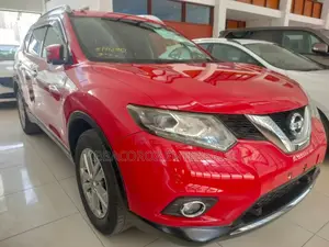Nissan X-Trail 2.0 Petrol AWD 2017 Red