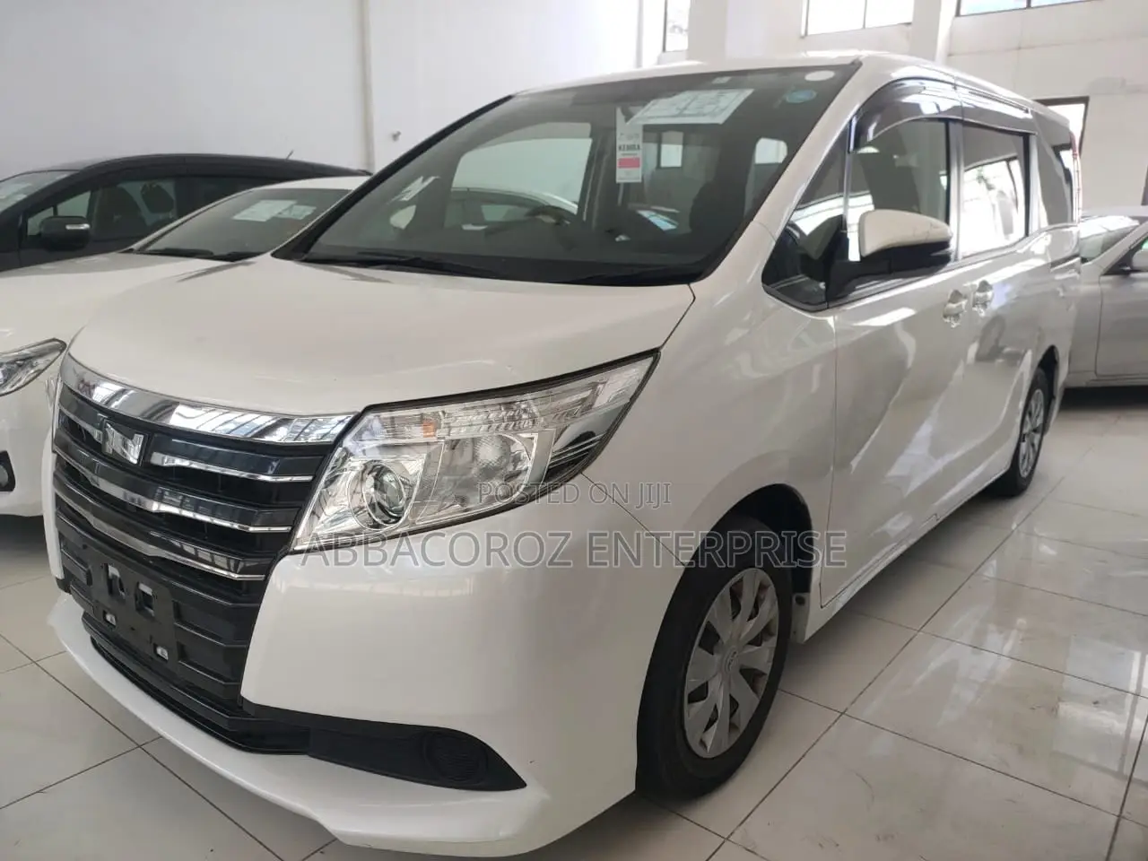 Toyota Noah 2017 Ivory