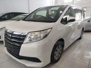 Toyota Noah 2017 Ivory