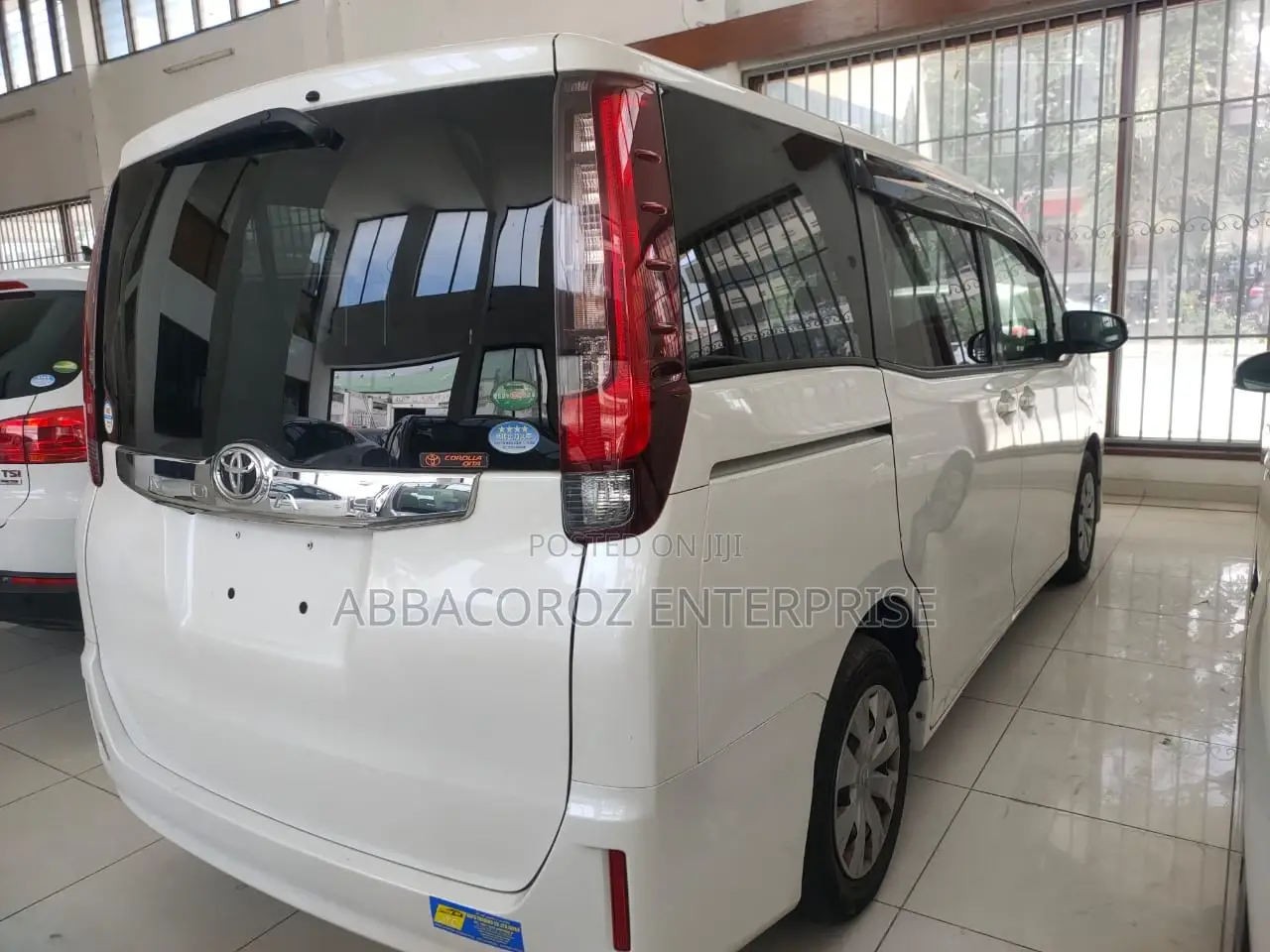 Toyota Noah 2017 Ivory
