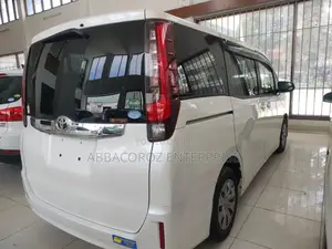 Toyota Noah 2017 Ivory