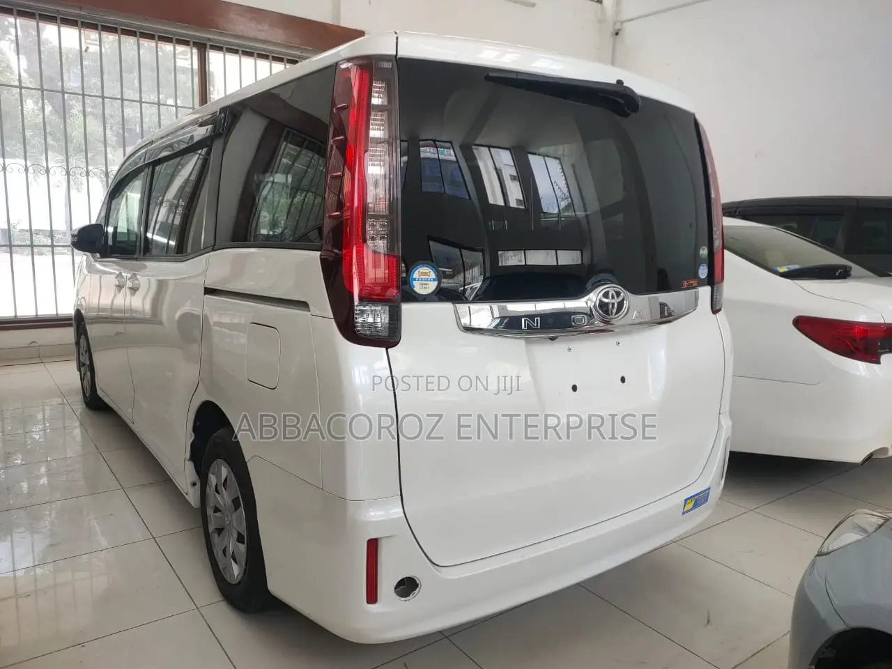 Toyota Noah 2017 Ivory