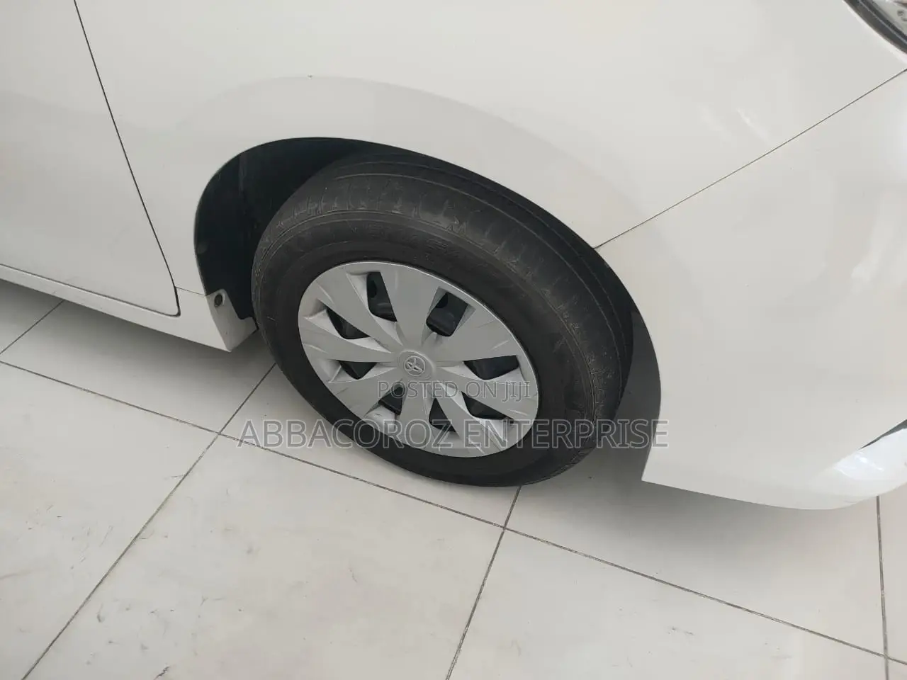 Toyota Noah 2017 Ivory