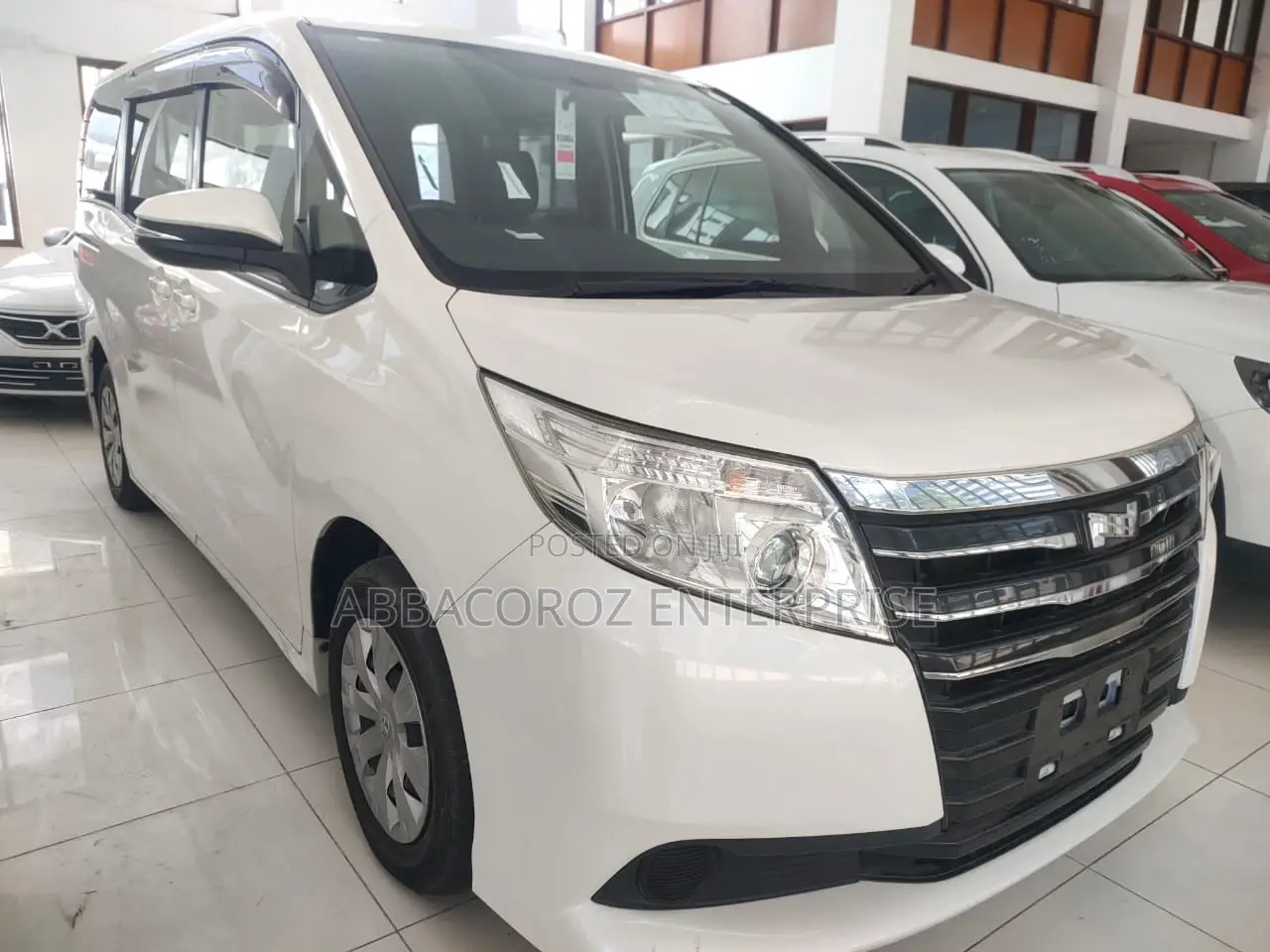 Toyota Noah 2017 Ivory