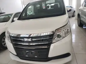 Toyota Noah 2017 Ivory