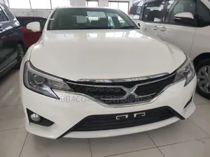 Toyota Mark X 2.5 AWD 2016 Off white
