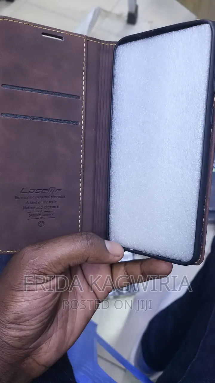 Google Pixel 7 Leather Flip Cover