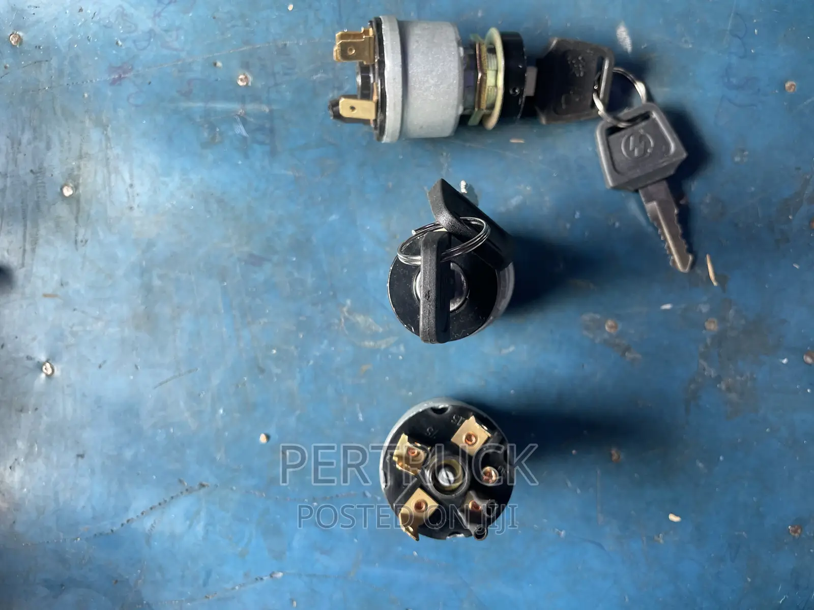  Key Starting Ignition Switch- STEYR/SHACKMAN SX2190
