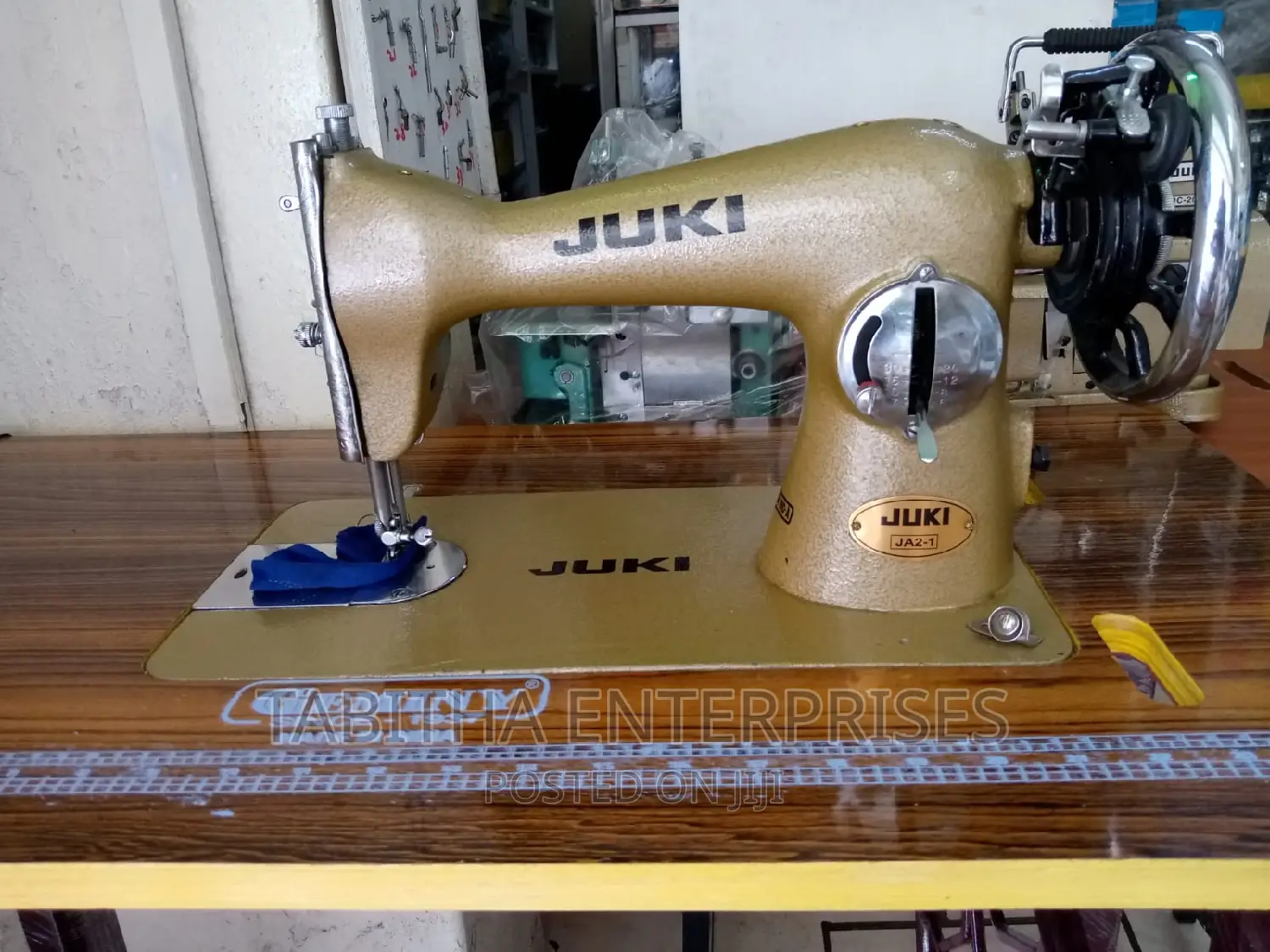 Juki Sewing Machine Industrial/Domestic Sewing Machine
