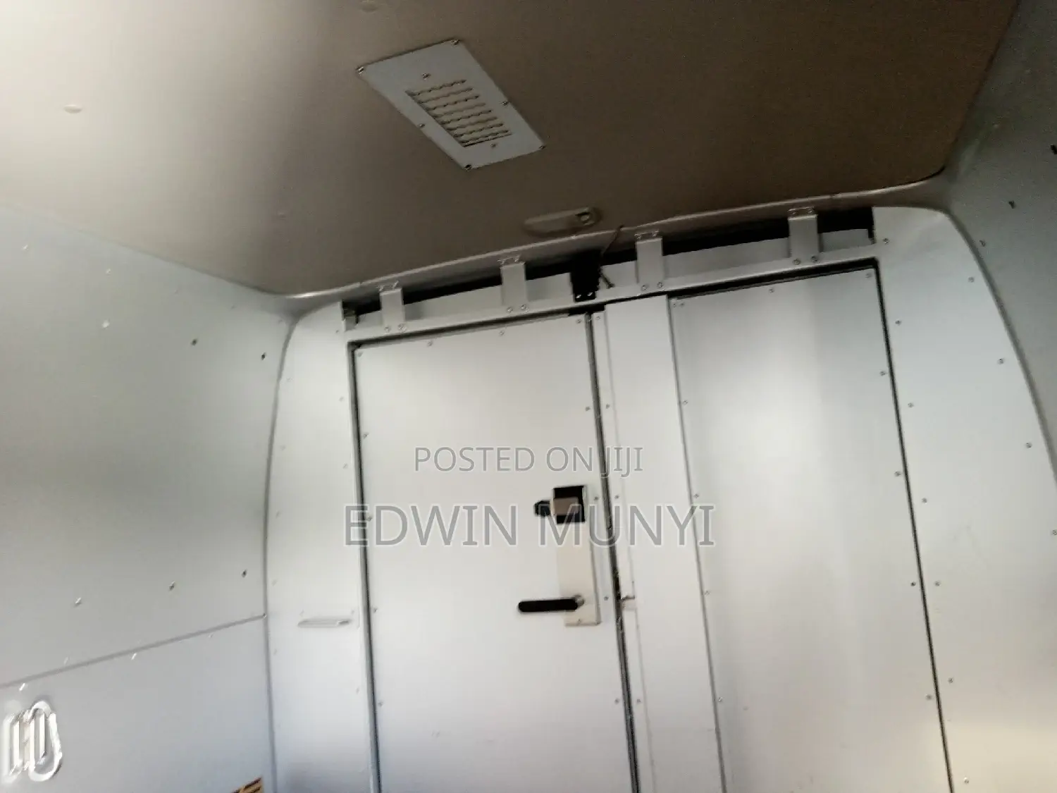 Toyota HiAce 2015 Silver