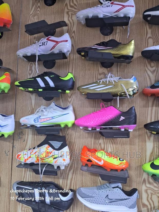 Varieties of Quality Football Boots
