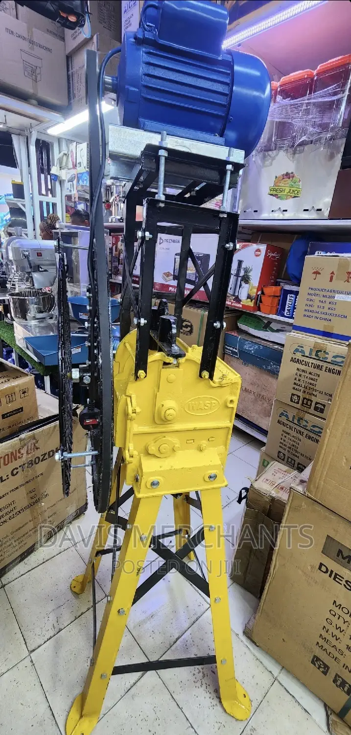 Animal Feeds Making Machine