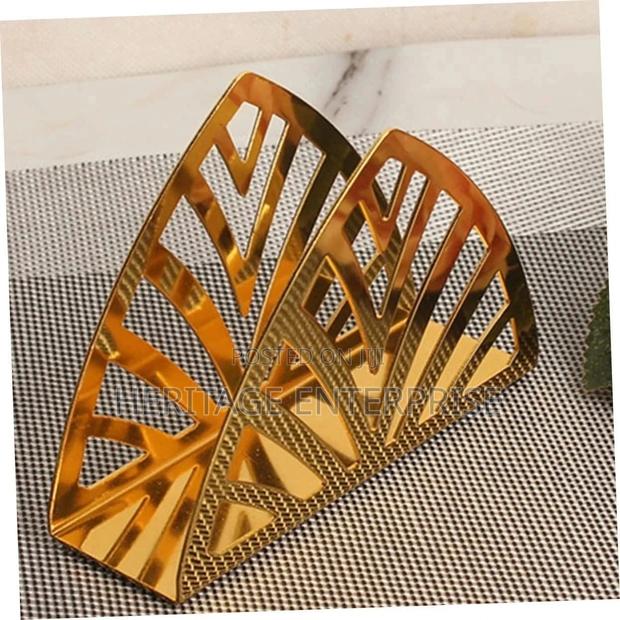 Tissue Holder Golden