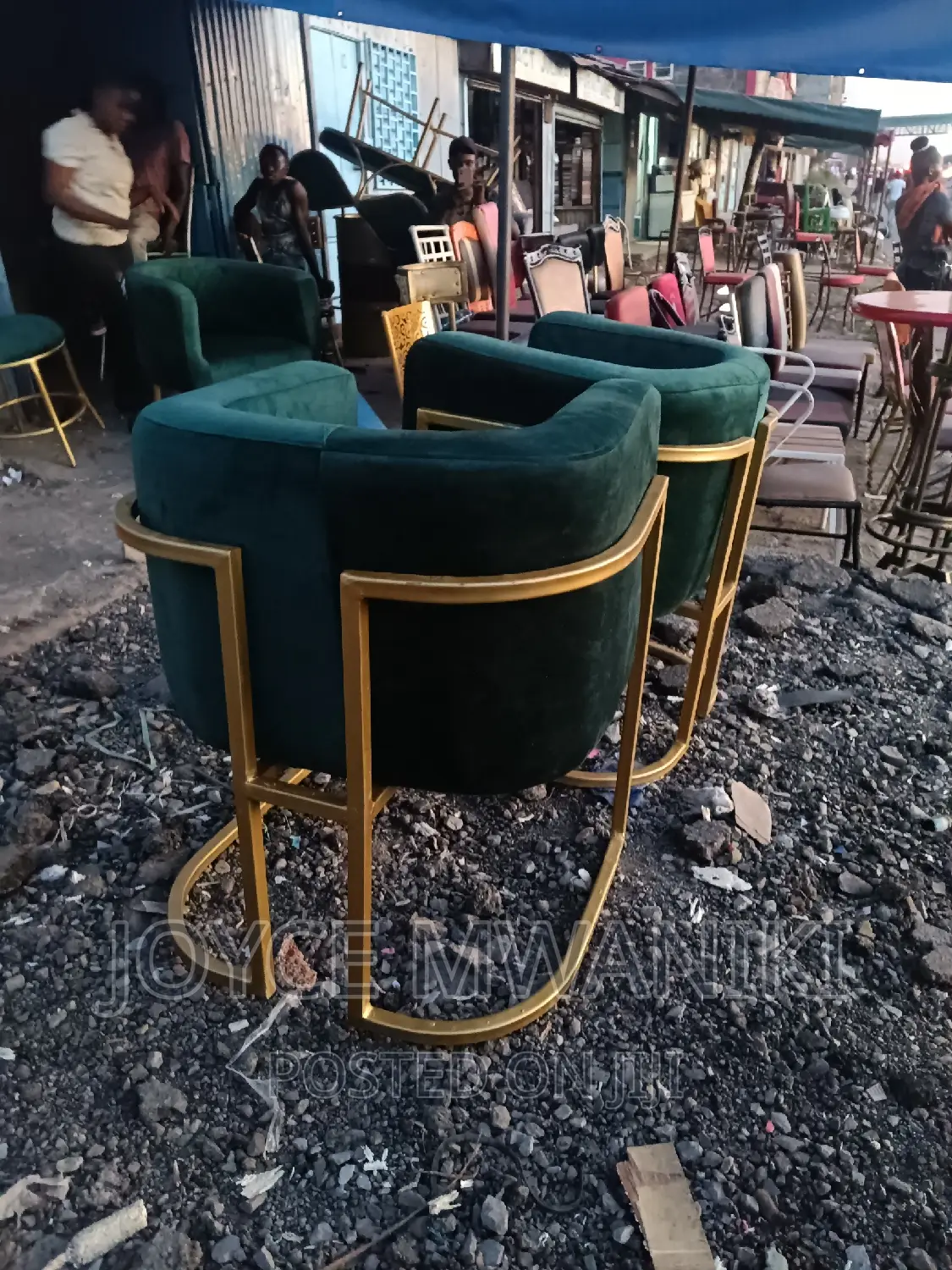 Manicure Seats, Stylish Jungle Green.