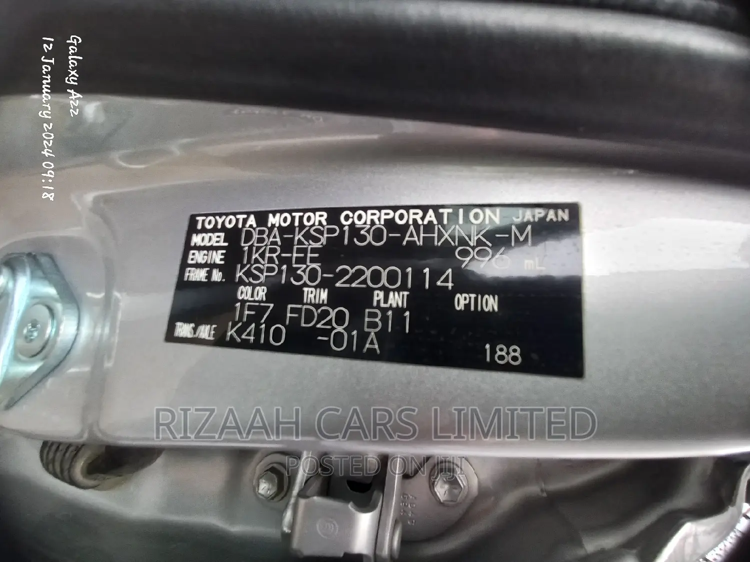 Toyota Vitz 2017 Silver