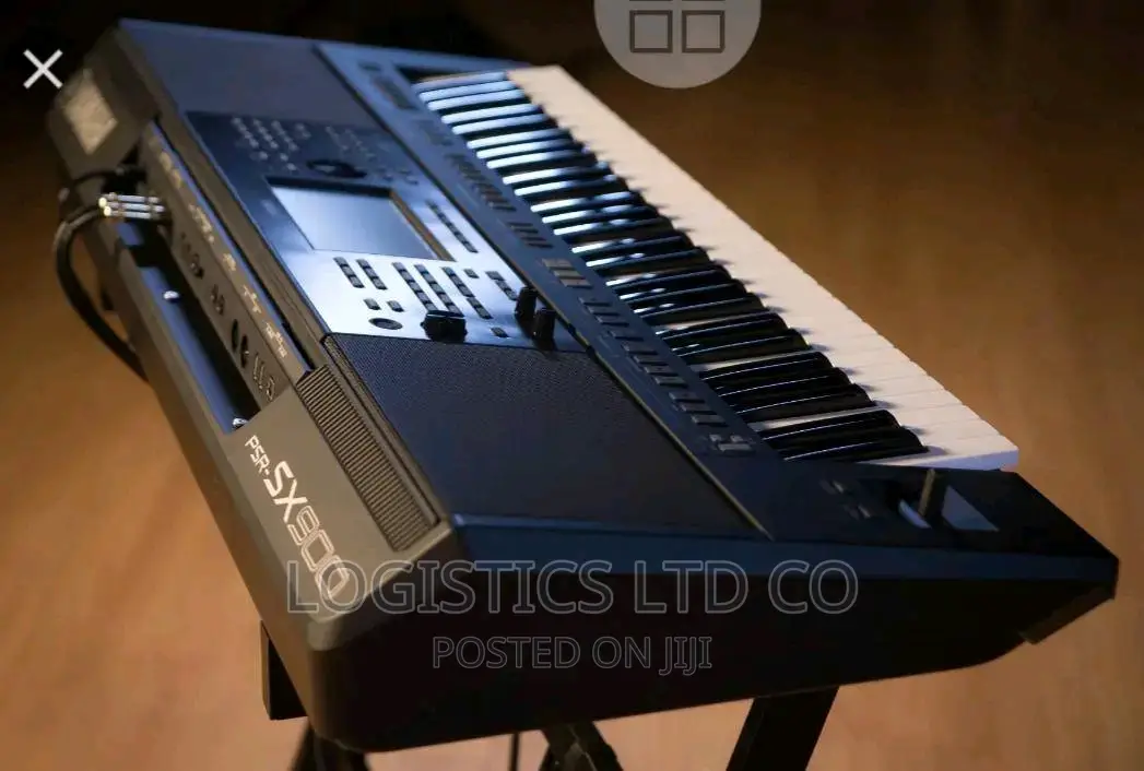 Yamaha PSR-S900 - 61-Key Arranger Workstation Keyboard