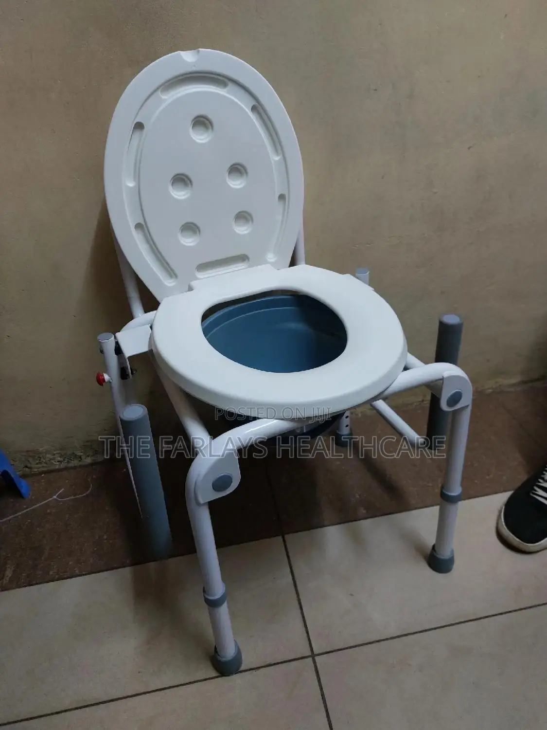 Commode Chair With Removable Armrests for Extra Wide