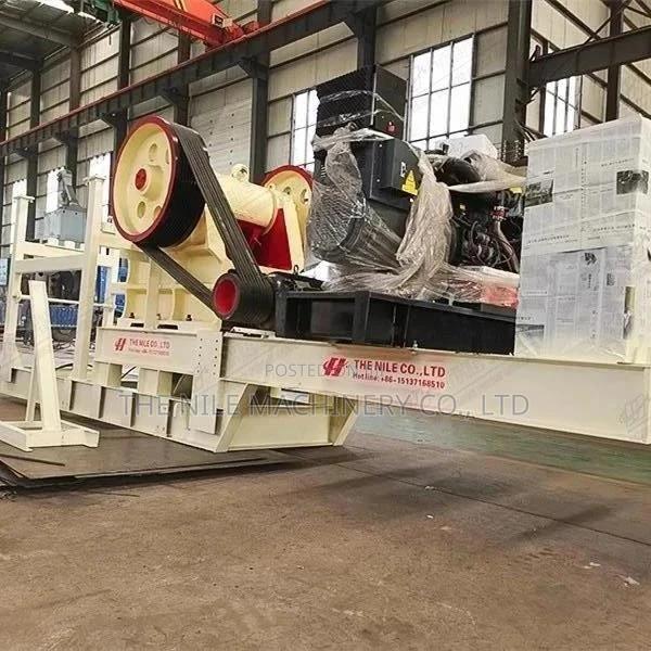 Small Mobile Jaw Crushing Station - main view