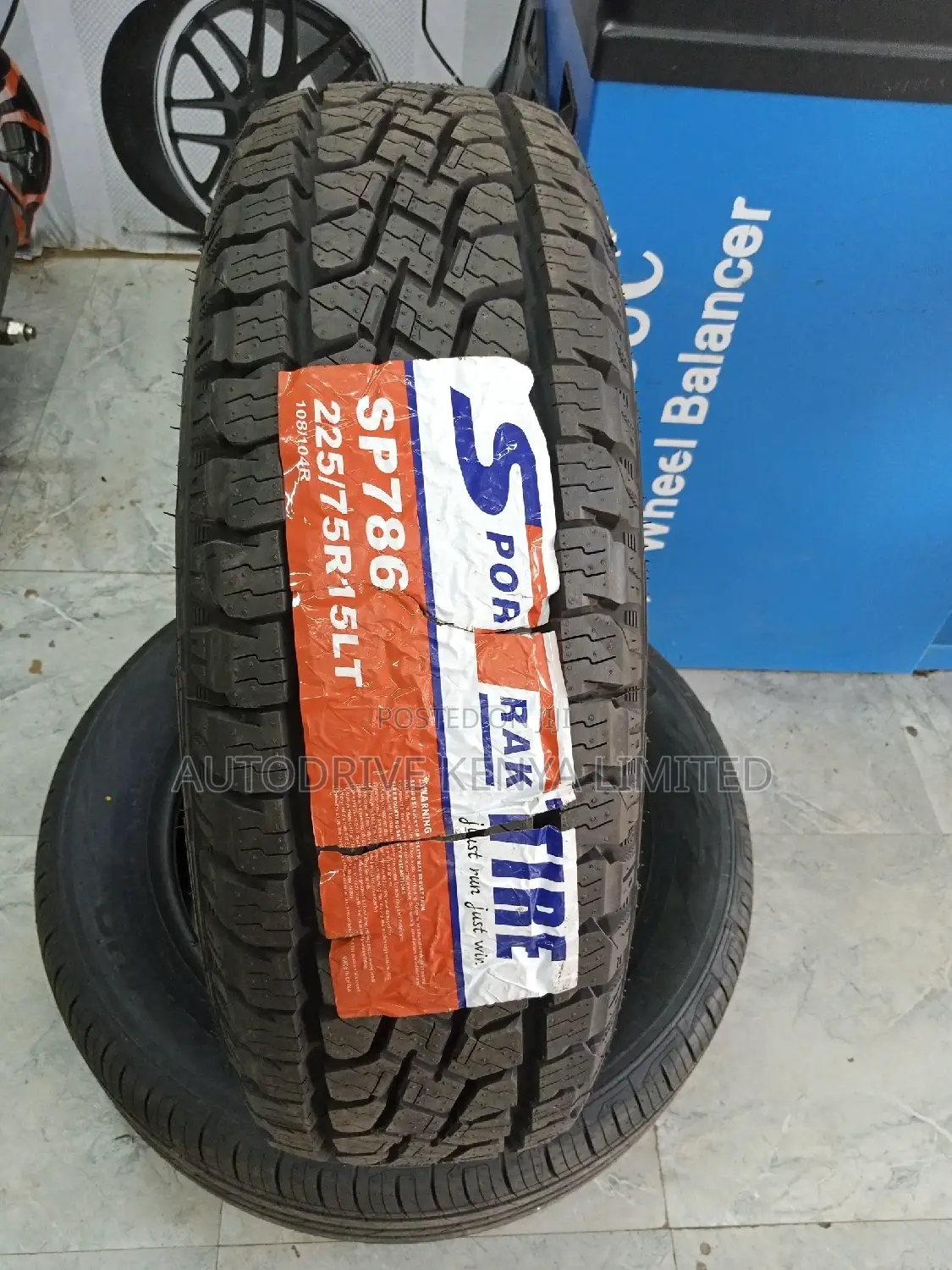 225/75r15 Sportrak All-Terrain Tire