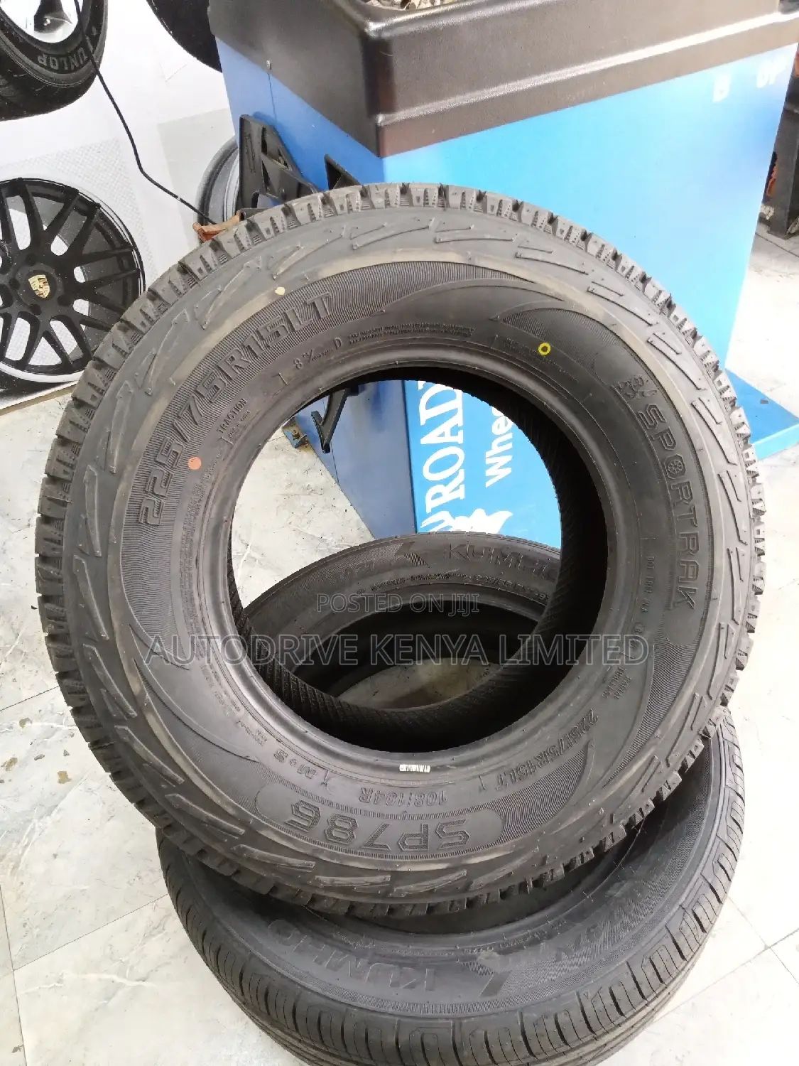 225/75r15 Sportrak All-Terrain Tire