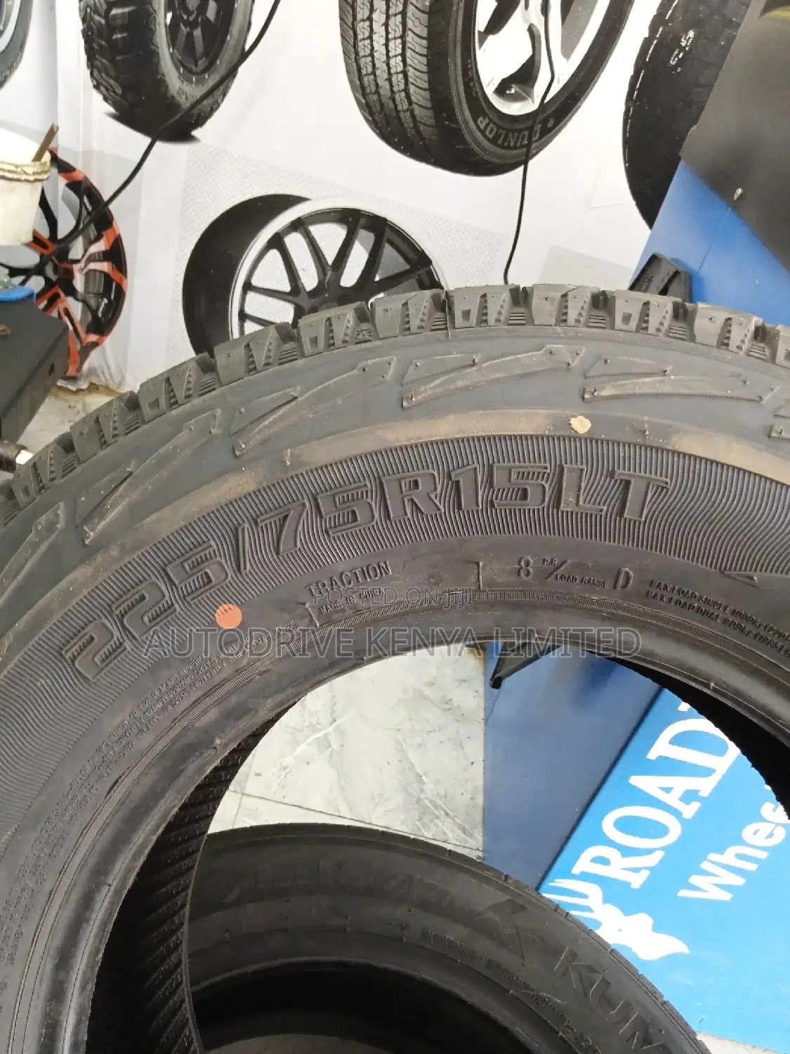 225/75r15 Sportrak All-Terrain Tire