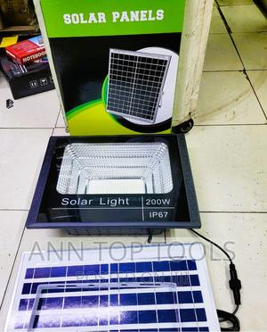 200 Watts Solar Flood Light - thumbnail 2