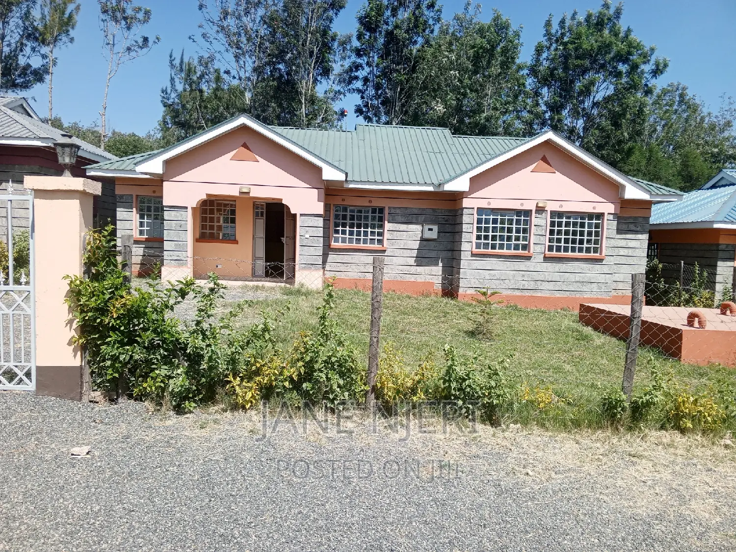 3bdrm Bungalow in Roimen, Matasia for sale